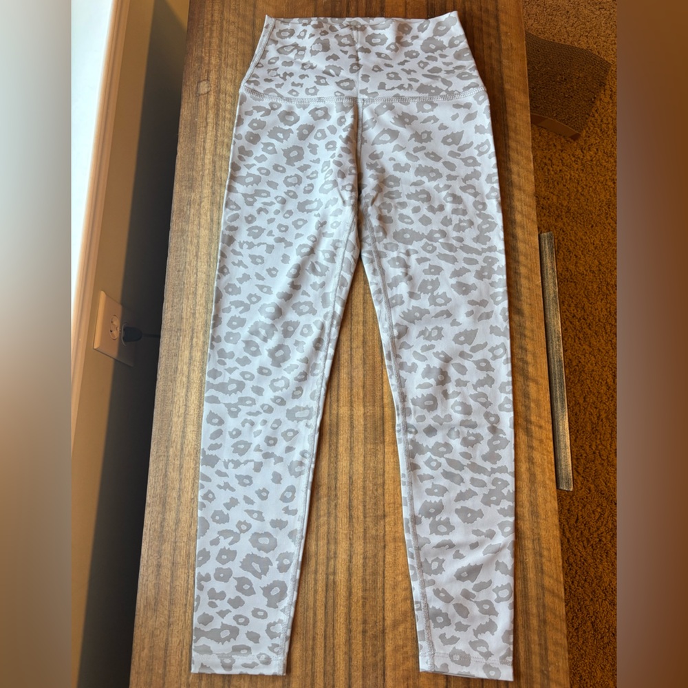 Beyond Yoga White & Light Gray Leopard Print High-Waist Leggings